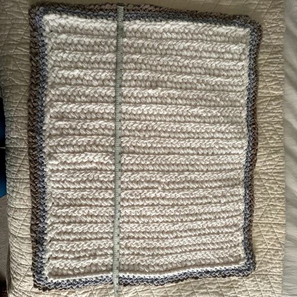 Baby Boy Handmade Neutral Minimalist Cottage Babyshower Chuncky Blanket - Picture 9 of 13